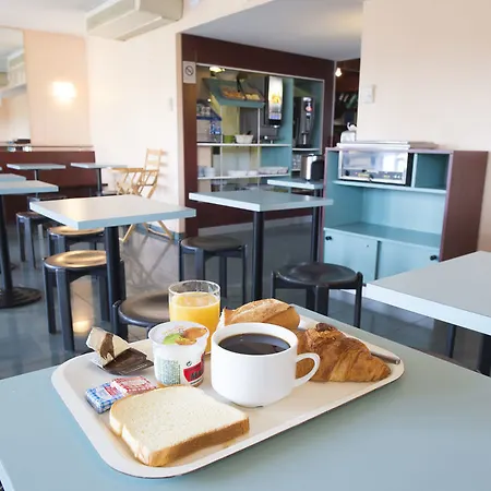 Moulins Ξενοδοχείο