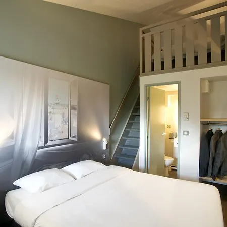 Moulins Hotel